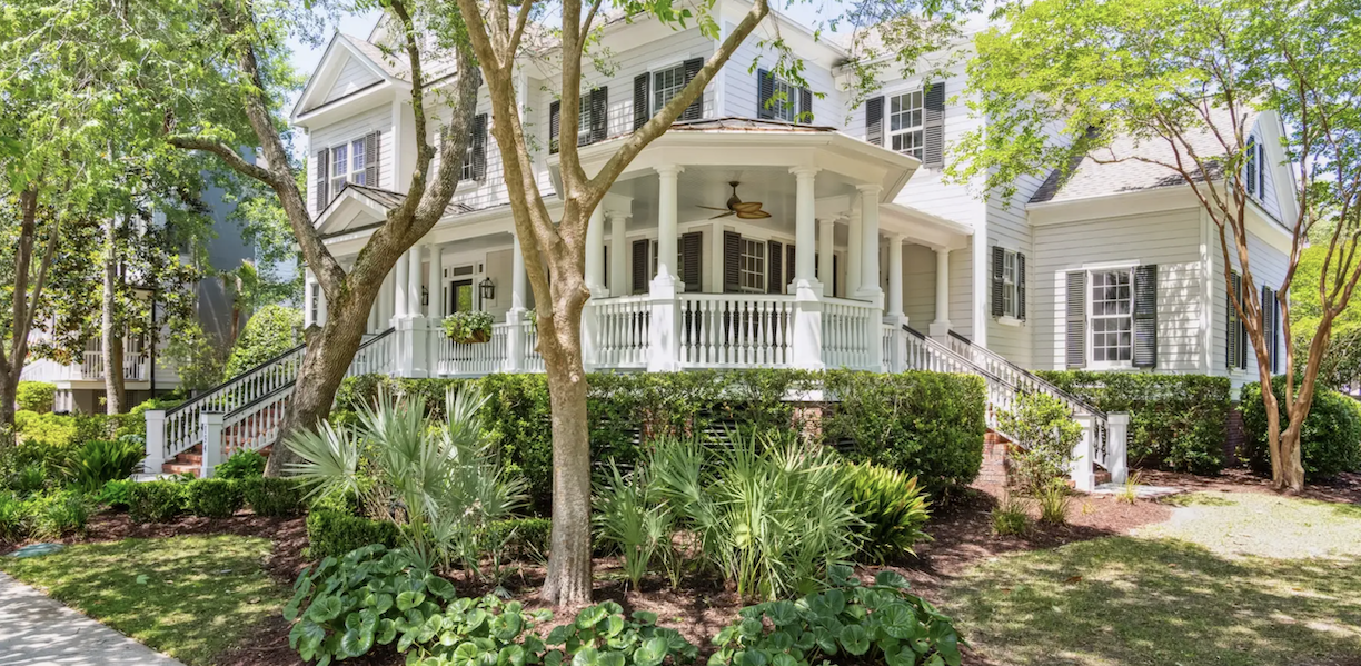 Private Estate with Immediate Opportunity for DI Club Golf Membership